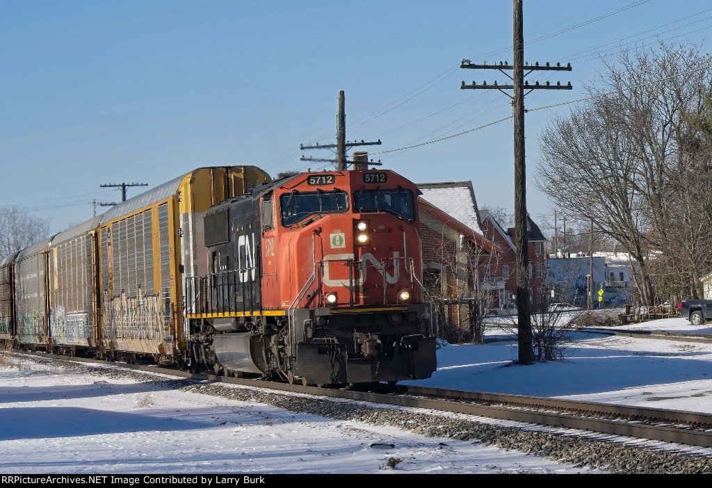 CN eastbound at Holly